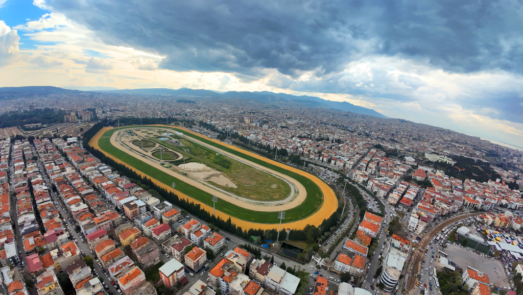 İzmir Şirinyer Hipodromu